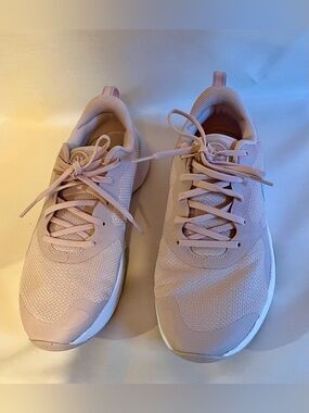 Nike Women's Light Pink Athletic Sneakers